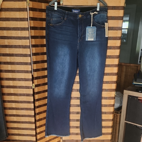 Democracy Denim - NWT! Democracy Hi Rise Itty Boot Cut Jeans